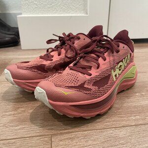 Hoka Challenger 8